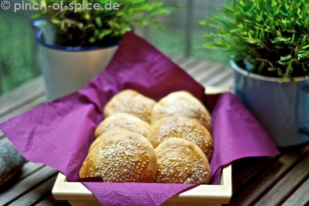 Burgerbrötchen selbstgemacht | pinch of spice