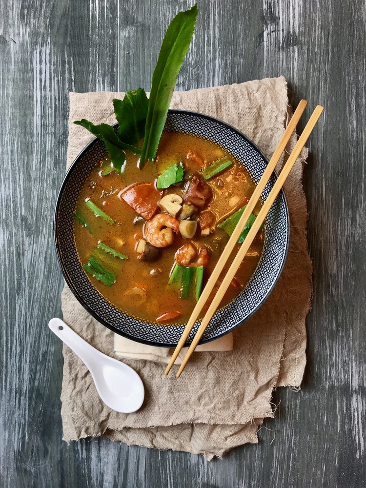 Tom Yum Goong – sauer-scharfe Suppe mit Garnelen | pinch of spice